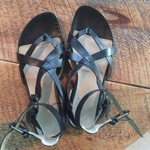 Kenneth Cole Reaction sandals